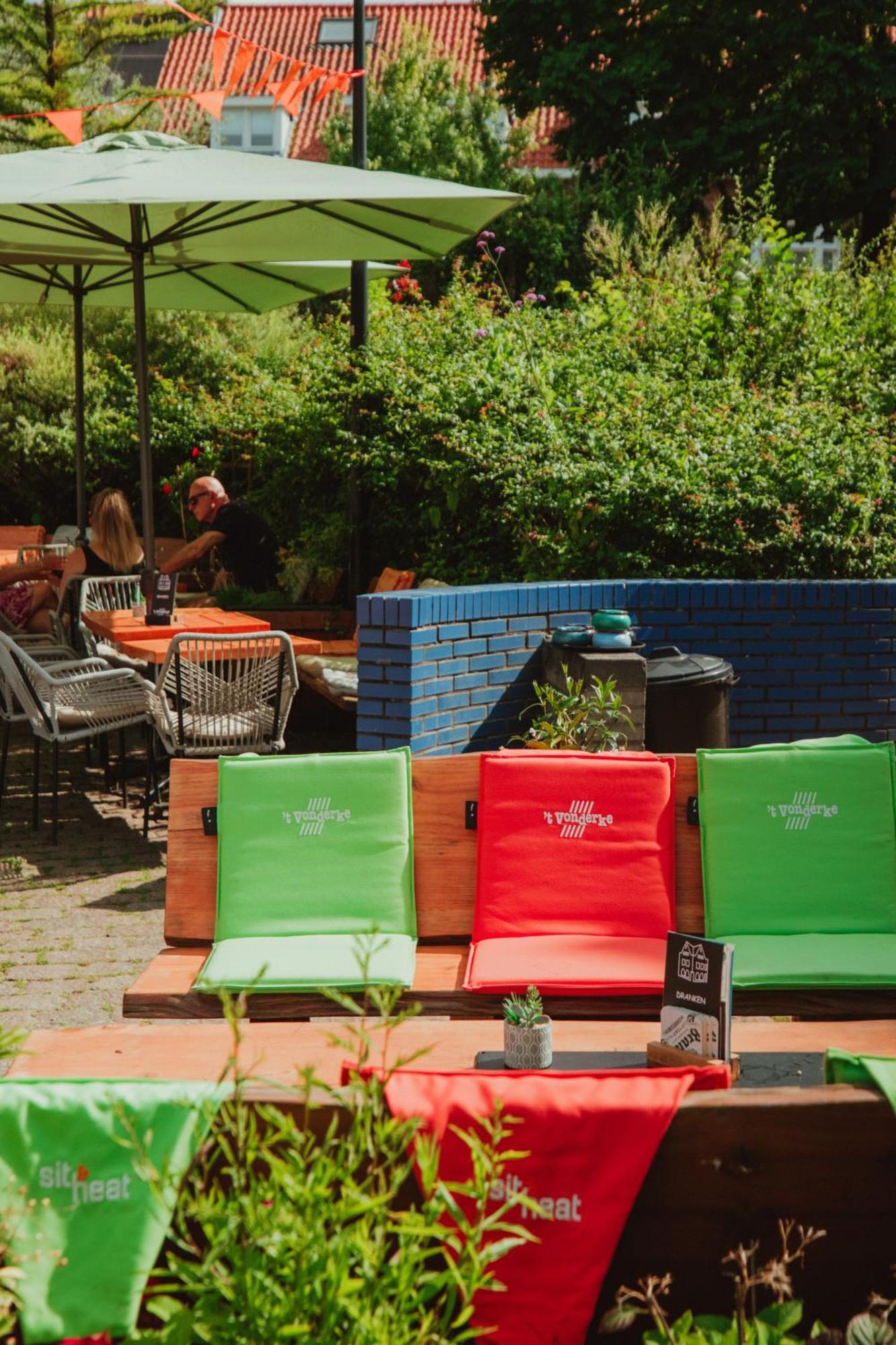 Bed and Breakfast Cafe 'T Vonderke Eindhoven Exterior foto