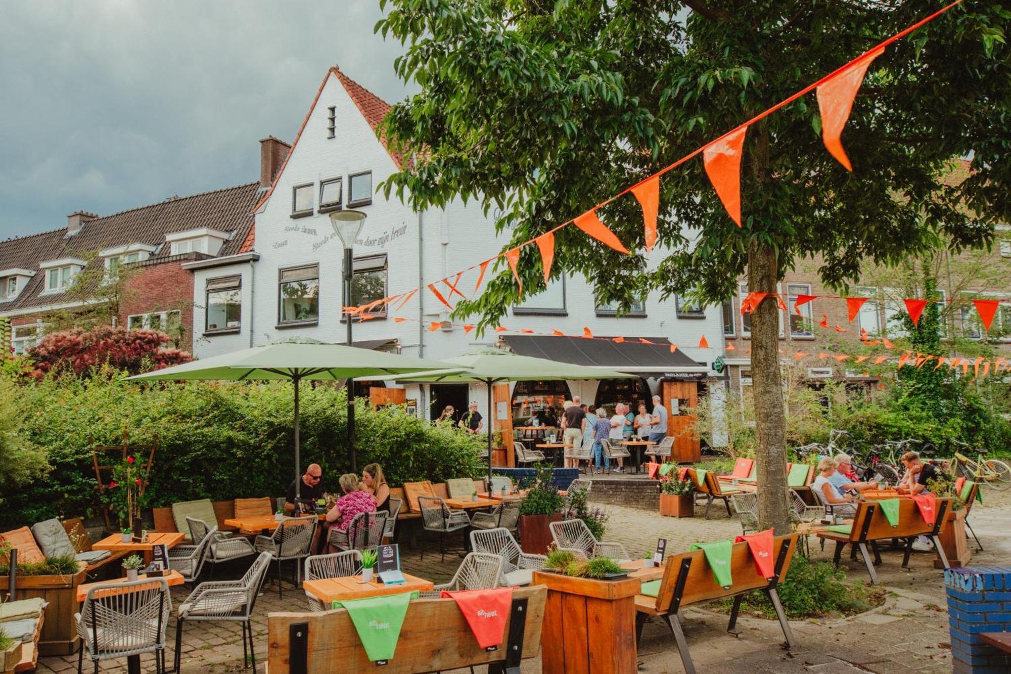 Bed and Breakfast Cafe 'T Vonderke Eindhoven Exterior foto